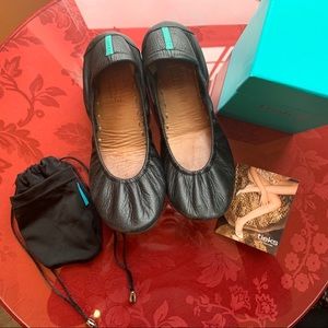 🌟Gently Uses Matte Black Size 7 Tieks🌟
